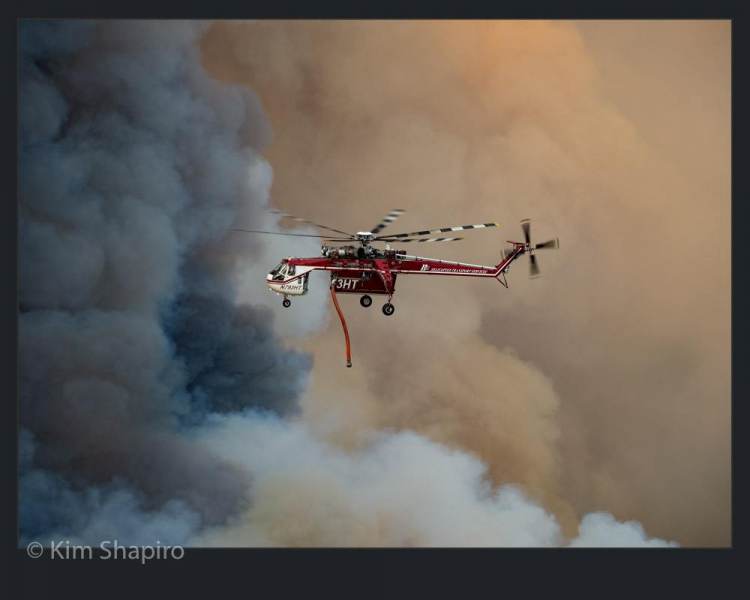 2150779_Photojournalism_Fighting_Fires_From_The_Sky_121102_Kim-Shapiro